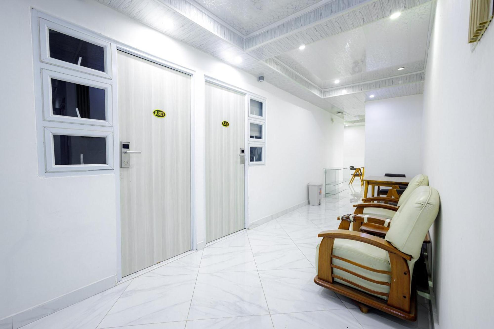 Urbanview Hotel Kota Tua Джакарта Экстерьер фото